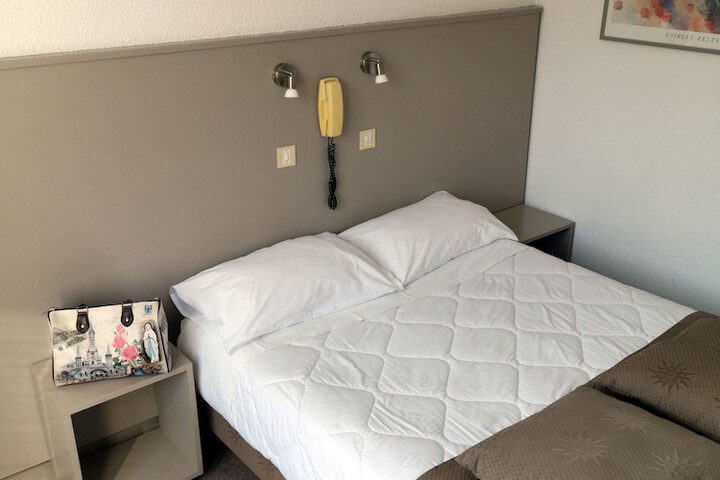 Room 25 of 58
