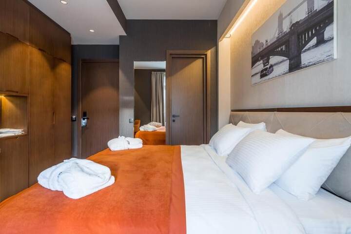 Room 8 of 35