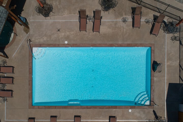 Indoor/outdoor pool
