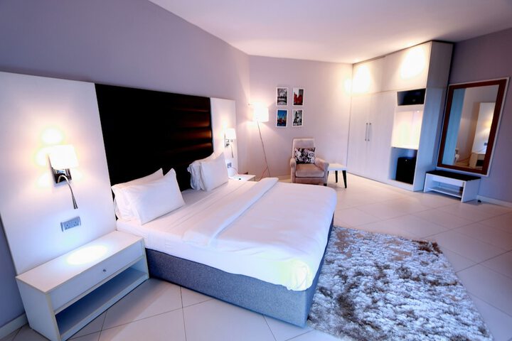 Room 4 of 24