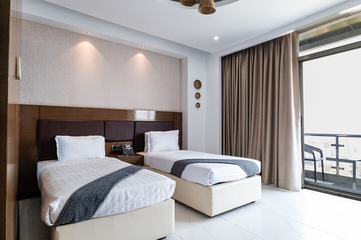 Room 8 of 23
