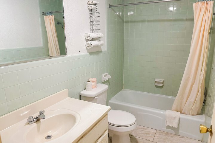 Room 12 of 19