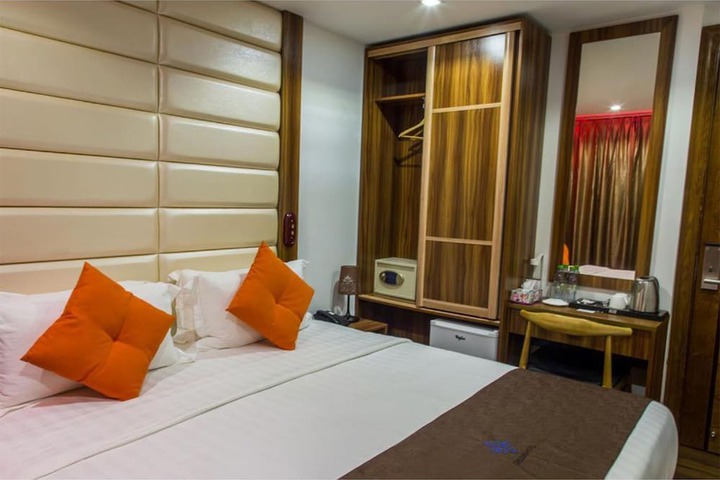 Room 41 of 74
