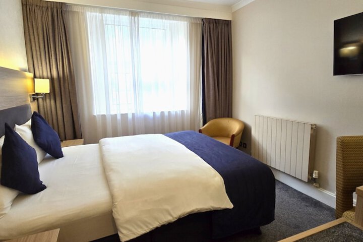 Room 42 of 98