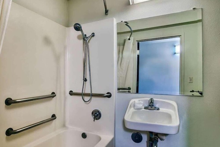 Room 14 of 26