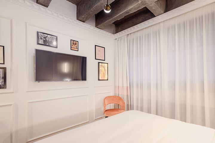 Room 7 of 55