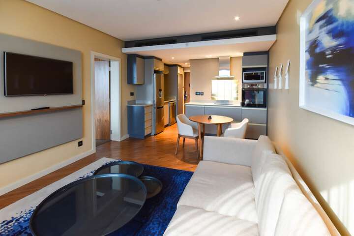 Room 21 of 100