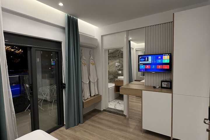 Room 32 of 191