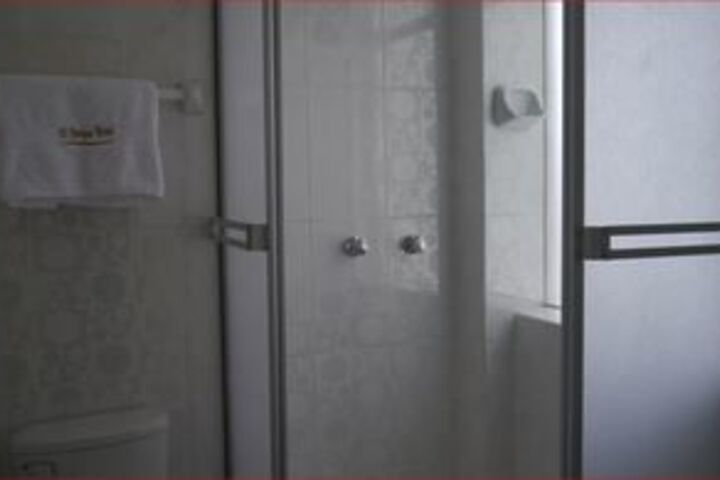 Room 5 of 32