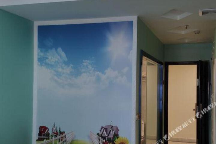 Xining 13 District E-sports Theme Hotel