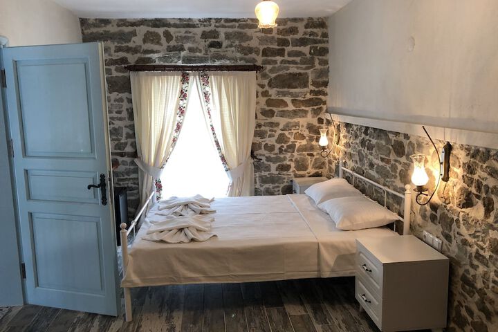 Room 7 of 11