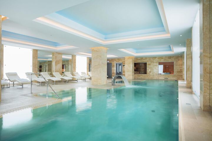 Pool 70 of 208