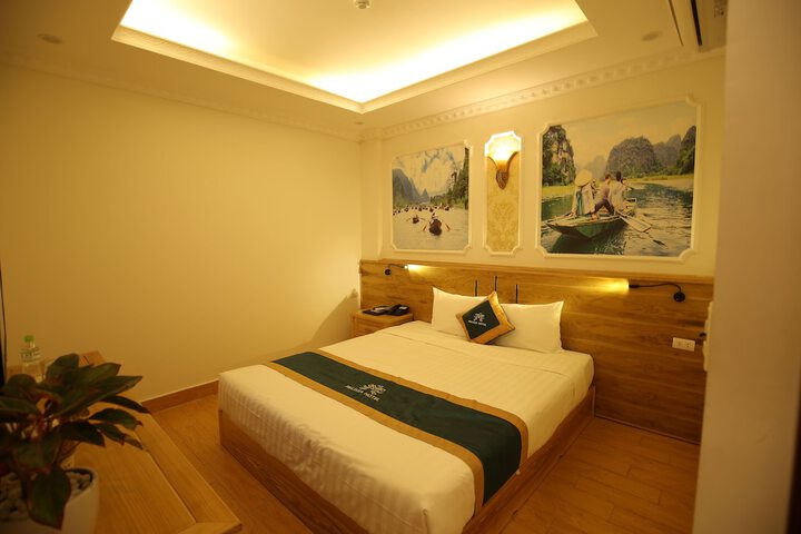 Room 14 of 38
