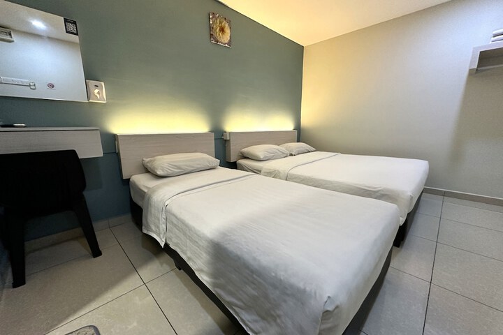 Room 19 of 33