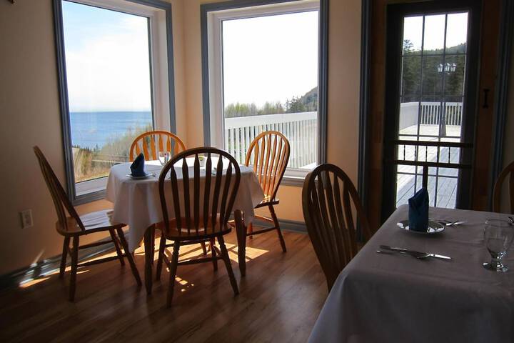 Breakfast area