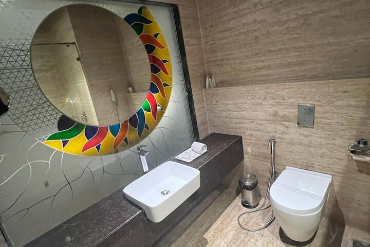Room 13 of 23