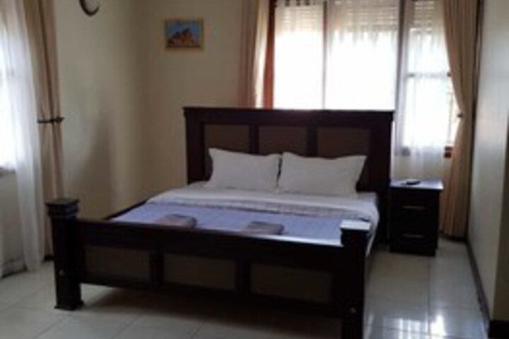 Room 14 of 22