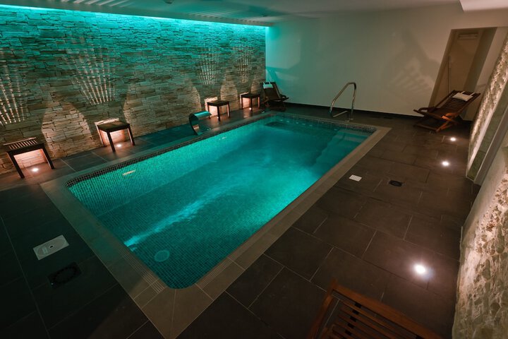 Pool 41 of 54