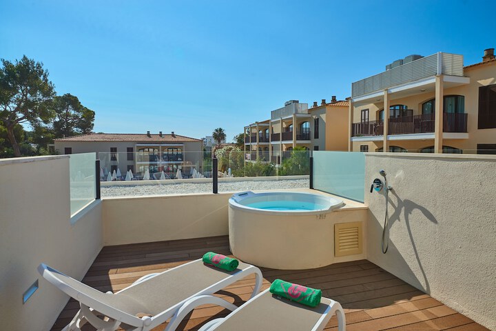 Sundeck