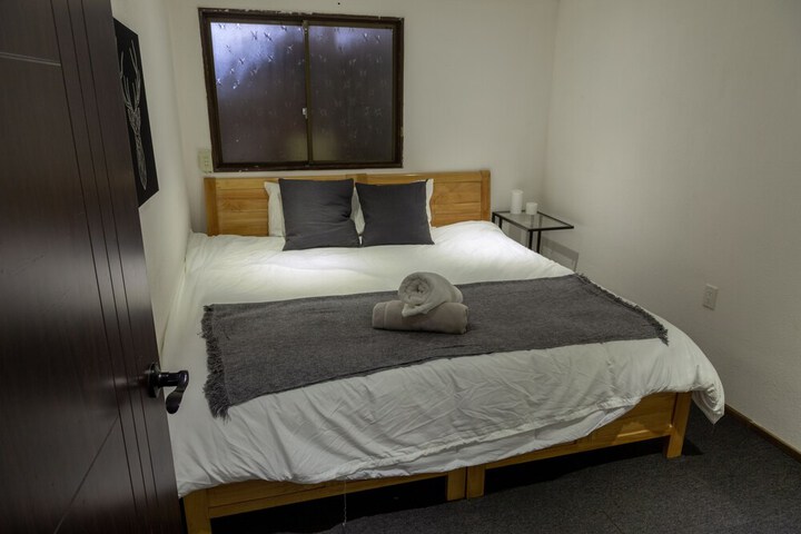 Room 18 of 48