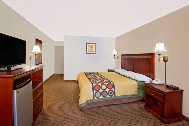 Room 8 of 14
