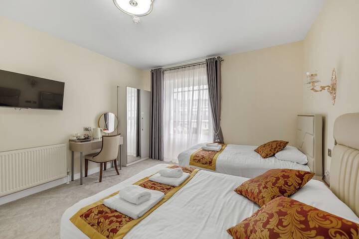 Room 40 of 90