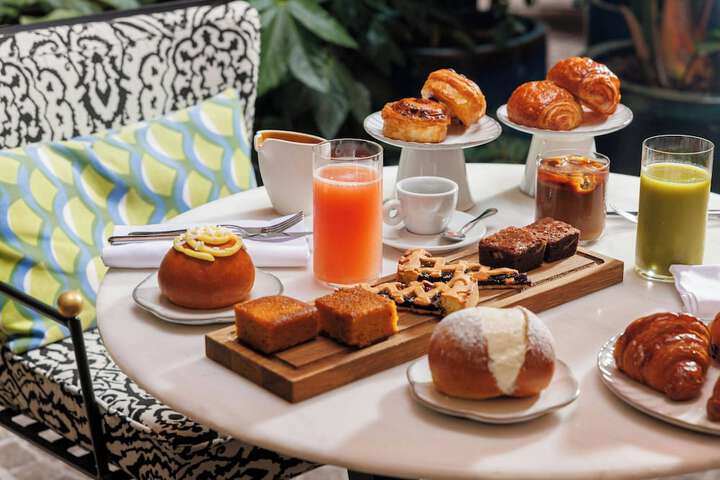 Breakfast/Coffee Service 184 of 202