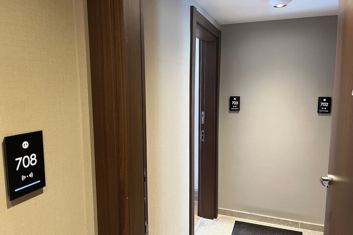 Room 53 of 129