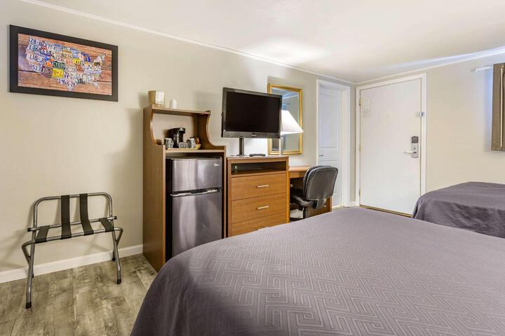 2 Double Beds (7 of 11)