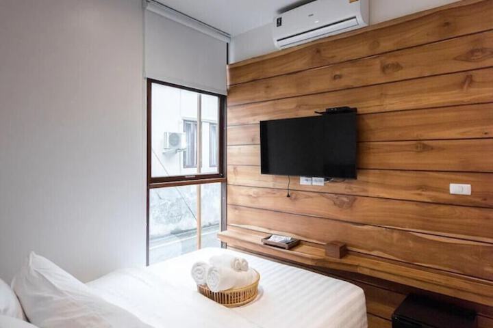Room 17 of 40