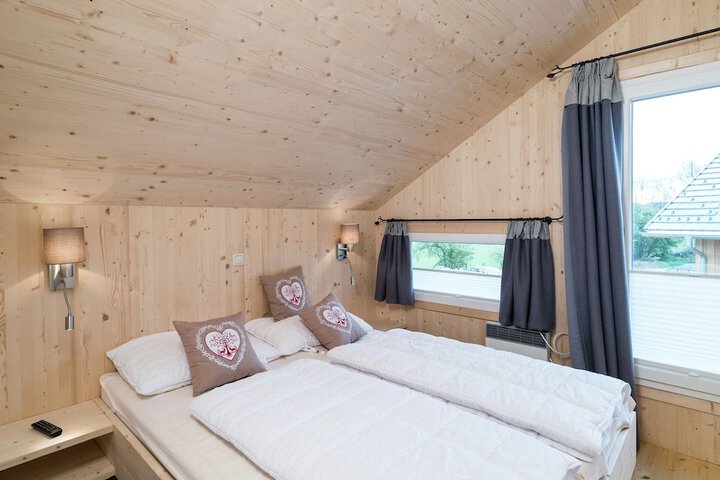 Room 4 of 28