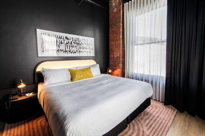 Room 4 of 34
