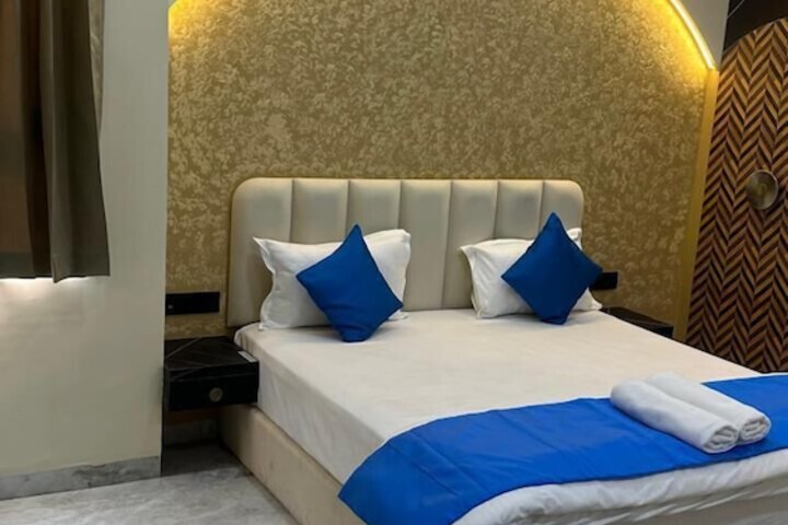 Room 26 of 43