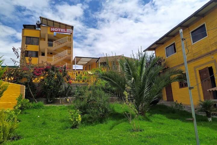 Hotel Exterior 48 of 60