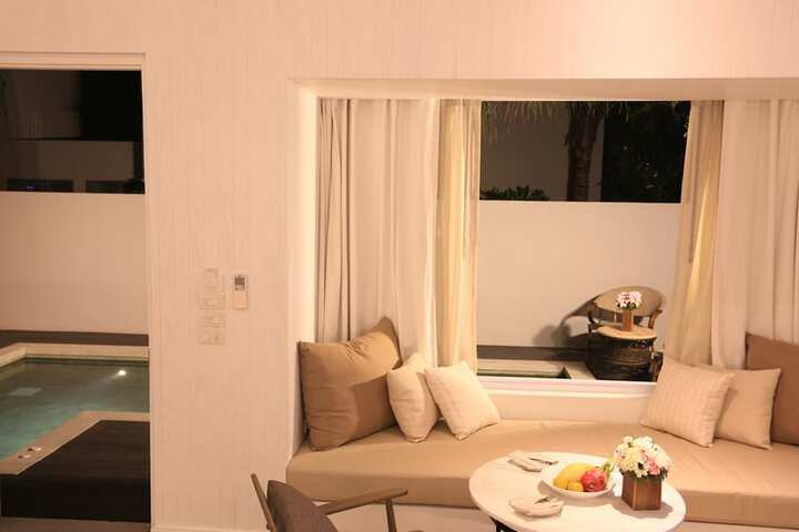 Room 53 of 92