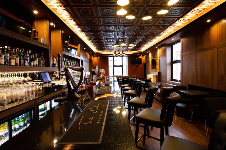 Lounge 51 of 55