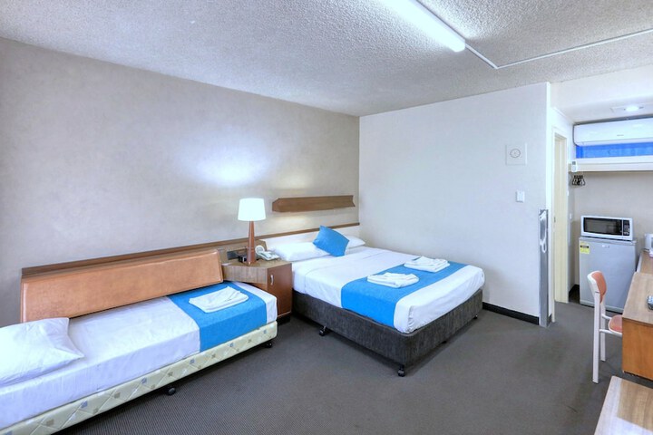 Room 2 of 29