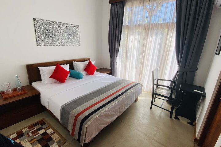 Room 3 of 32