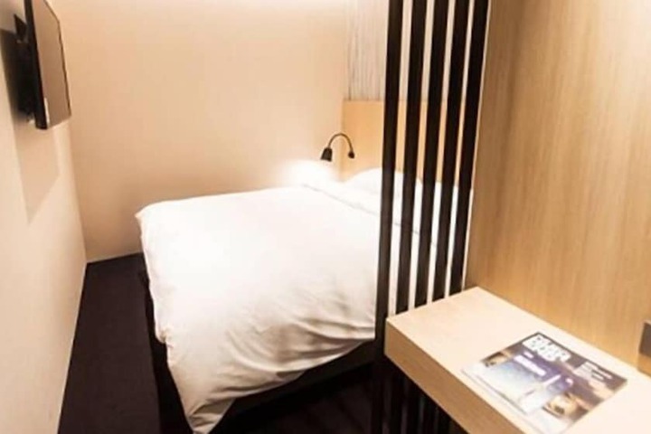 Room 7 of 19