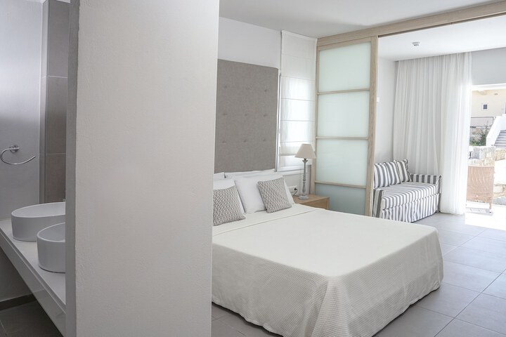 Room 32 of 117