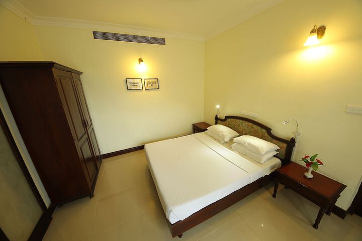 Room 11 of 21