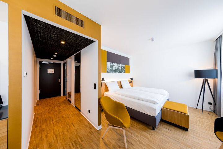 Room 26 of 83