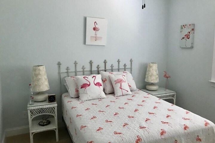 Room 5 of 10