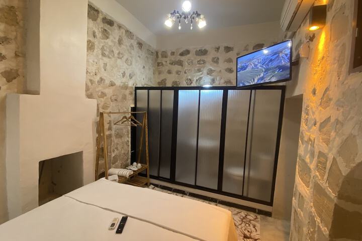 Room 3 of 54