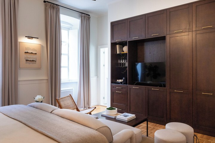 Room 14 of 48