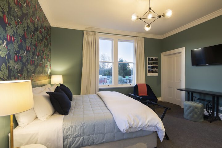 Room 10 of 46