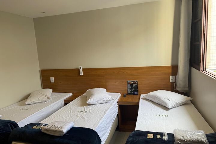 Room 6 of 37