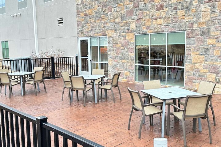 Hotel Exterior 47 of 50