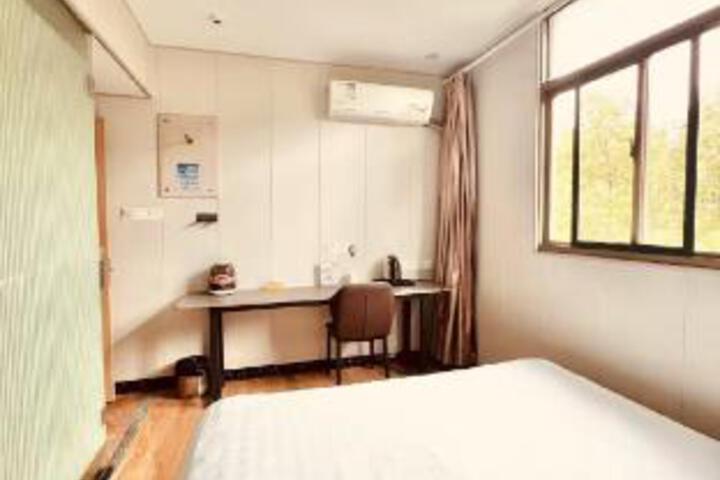 Room 15 of 15