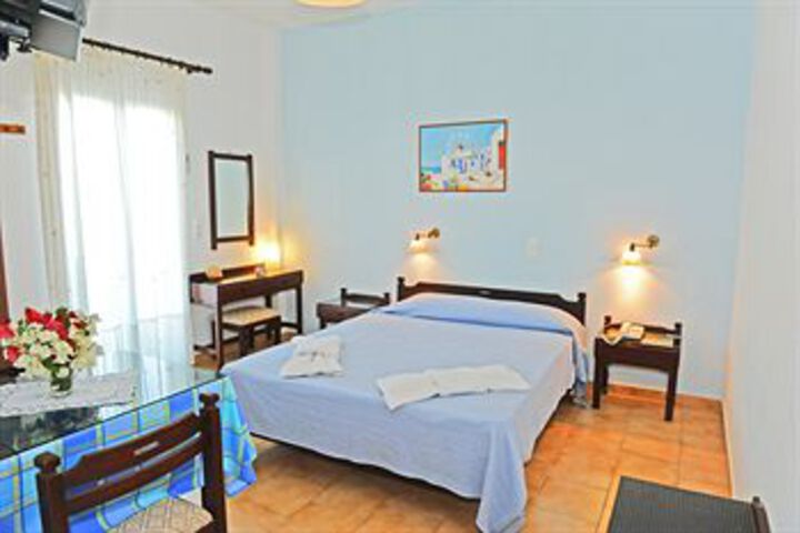 Room 33 of 62